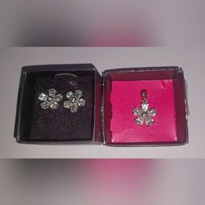Flower CZ Cluster earing with matching Pendant